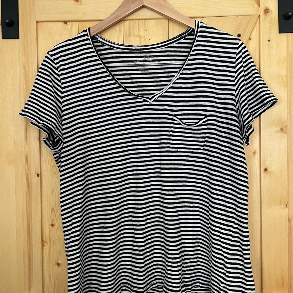 Universal Thread Black & White Striped V-Neck Pocket Tee